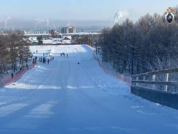 Бизнесмен попал в больницу после ЧП на тюбинговой трассе в Магнитогорске