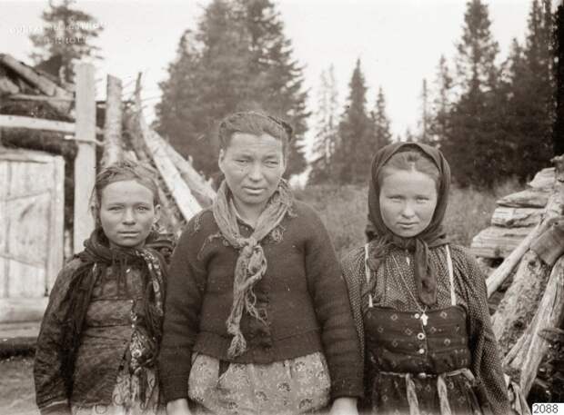 Портретный снимок. Архангельская губерния, 1910 год. Портретный снимок. Архангельская губерния, 1910 год.