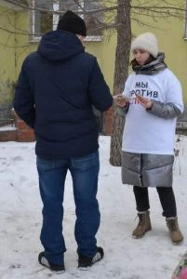 Невьянские волонтеры вновь напомнили жителям о ВИЧ-инфекции