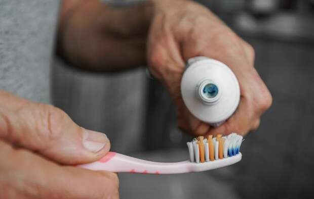 В России утвердили первый ГОСТ для контроля абразивности зубных паст