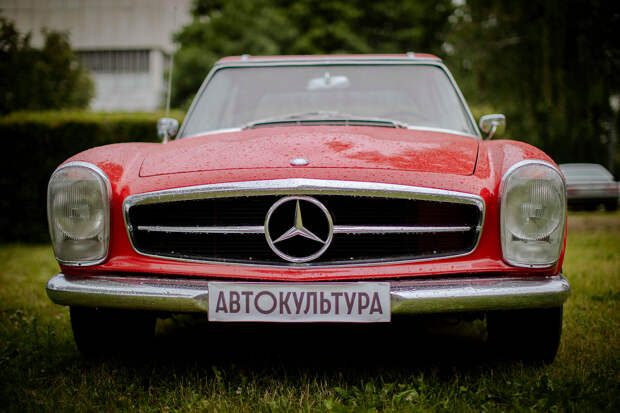Mercedes-Benz 230 SL Pagoda