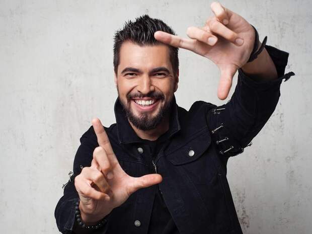 Вячеслав Макаров о соперничестве с Басковым, приходе Ивлеевой в шоу «Маска» и предложении заменить Артика в Artik&Asti