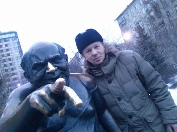 Фотоконкурс: меломан из Некрасовки увековечил первый памятник Доценту