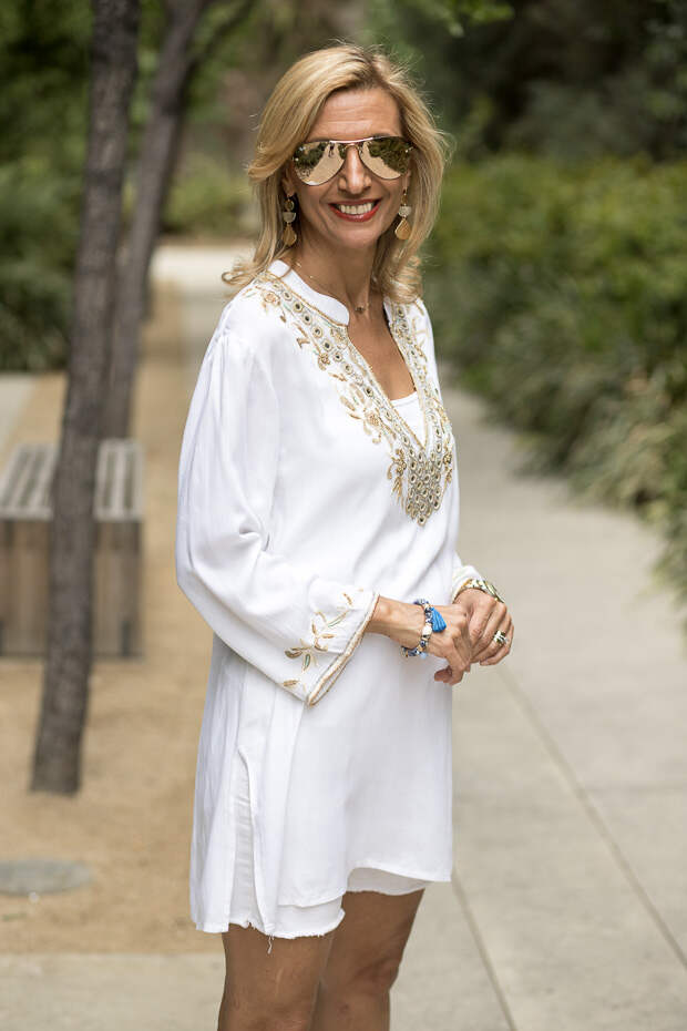 white Tunic Top With Gold Embroiderey 