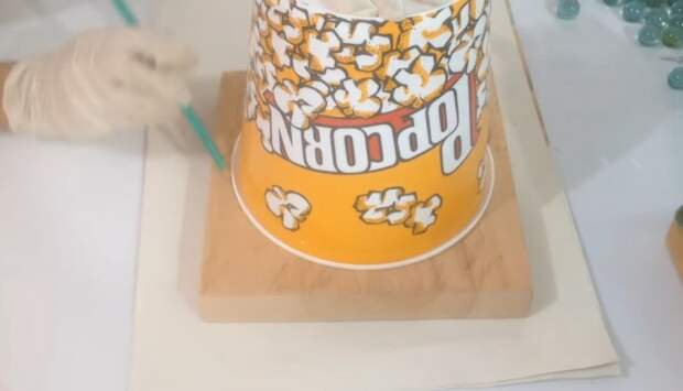 Светильник из стеклянной гальки DIY