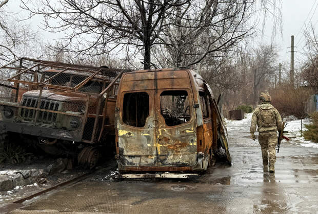 «Это могло бы спасти много жизней». Кремль призвал Зеленского уже сегодня начать вывод ВСУ из Донбасса