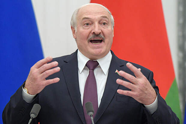 Лукашенко не исключил, что белорусские силовики могли помочь мигрантам проникнуть в Польшу
