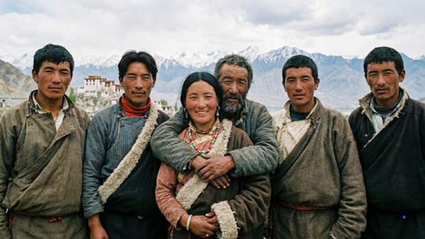 Одна жена на пятерых. Зачем в Тибете практикуют многоженство и как они делят супружеское ложе