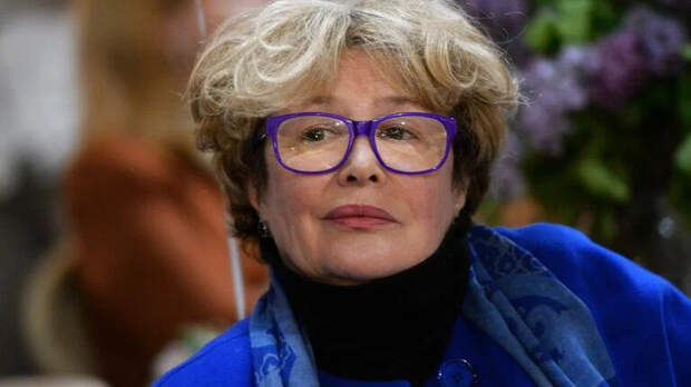 «Железная леди» или влюбленная женщина: как 77-летняя Марина Неелова пережила 16-летнюю разницу в возрасте и стала матерью-одиночкой?