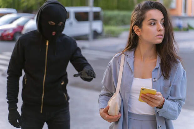 Итальянец два года следил за бывшей девушкой с помощью дрона