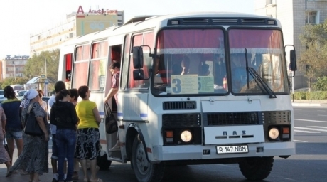 Транспортники Актау жалуются на дефицит топлива Транспортники Актау жалуются на дефицит топлива