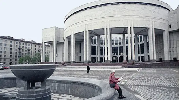 В Петербурге решили установить памятную доску в честь директора РНБ