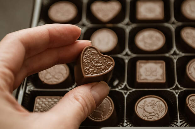 Нарколог Исаев: сладости и соусы с алкоголем вредны для детей и беременных