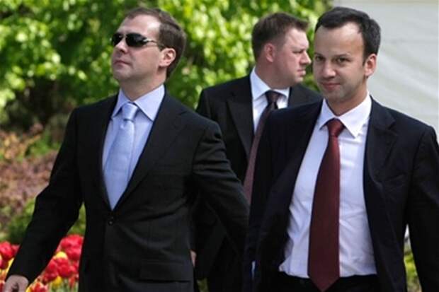Помощник Медведева заявил, что тот еще может вернуться в президенты Обозреватель - мобильная версия
