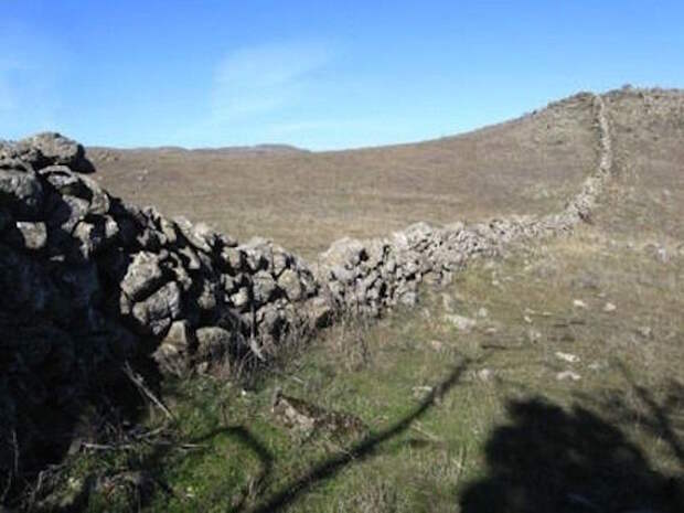 Загадка древних каменных стен Калифорнии