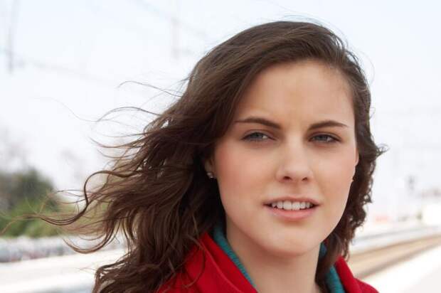 Если рядом с красным лицо похорошеет, то тип — тёплый или смешанный весенне-осенний