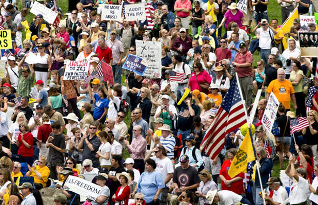 Митинг сторонников «Чайно партии» в Вашингтоне, 19 июня 2013 года. Фото: J. Scott Applewhite / AP