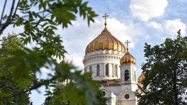 Около трех миллиардов в год жертвуют в Москве на строительство храмов