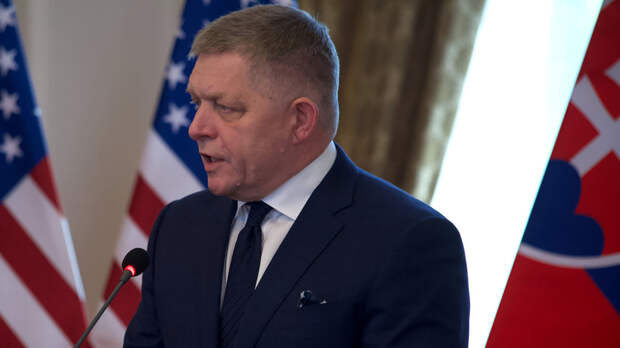 Фицо пригрозил новыми мерами против Украины из-за срыва поставок нефти