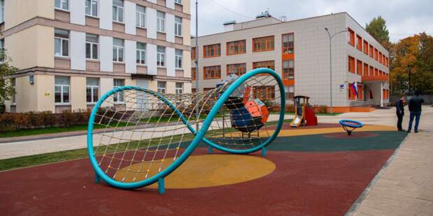 Александр Козлов: Благоустроенный школьный двор может стать центром внутриквартальной жизни