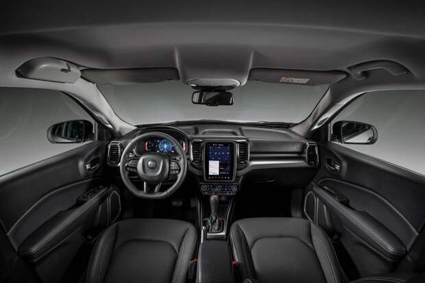 Интерьер Fiat Toro 2022 Volcano