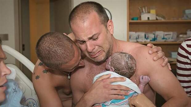 10+ Powerful Photos Of Dads In The Delivery Room To Celebrate Father’s Day