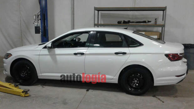2018-VW-Jetta-profile