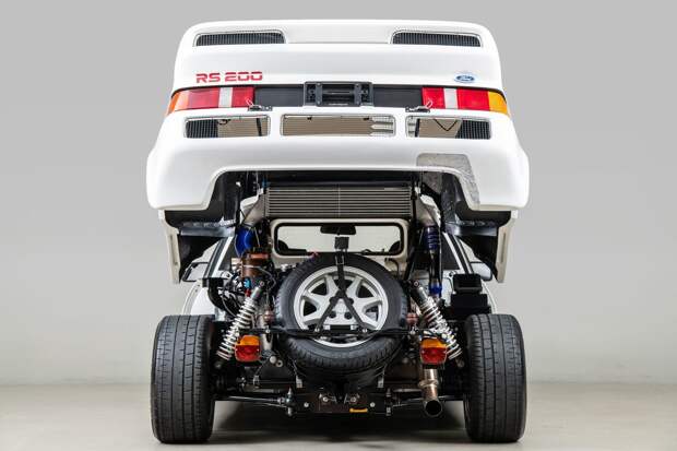 Ультра-редкий гоночный Ford RS200 Evolution из 1980-х