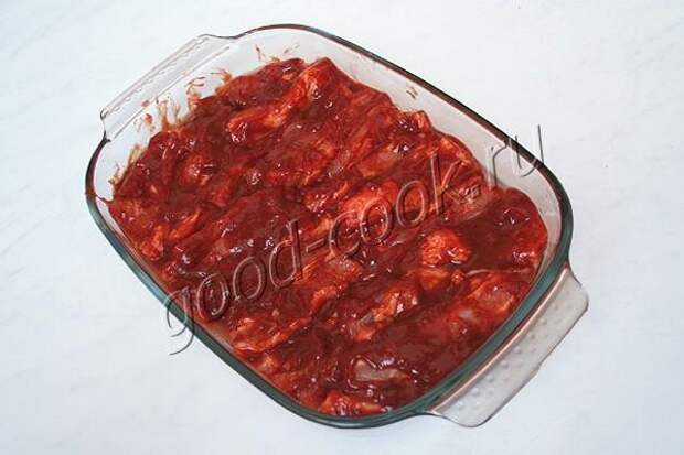 свиная грудинка запеченная в томатном соусе