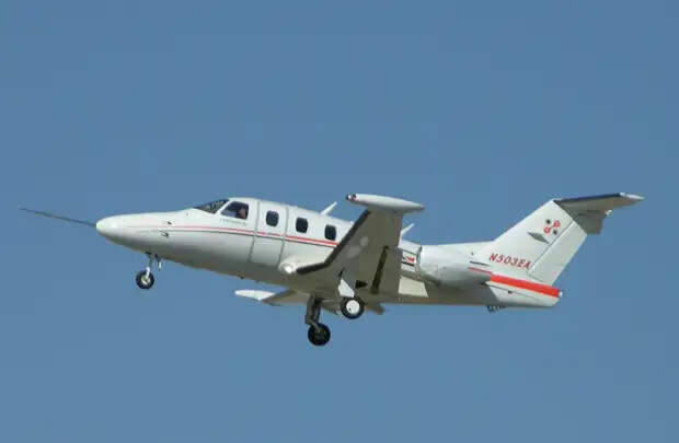 Eclipse 500 в полёте, Мохаве, 2006 год.