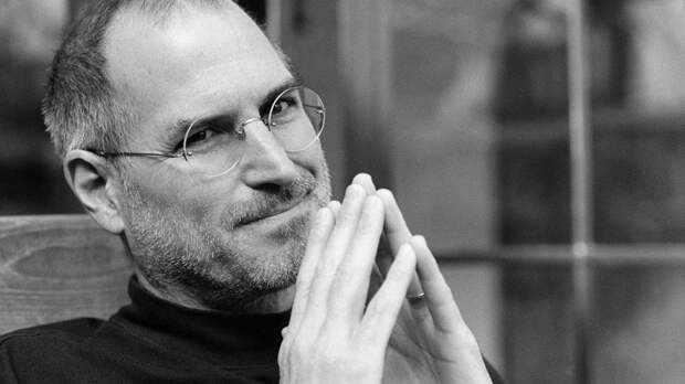 Стив Джобс: "Я не стремлюсь быть привлекательным для людей. Моё дело — заставлять их становиться лучше". mask, гоголь, джобс, пушкин, сократ, энштейн
