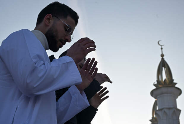 В России мусульманам раскрыли правила намаза в космосе