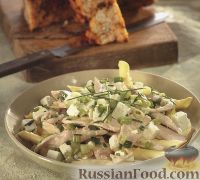 Фото к рецепту: Макароны с куриным филе и сыром фета