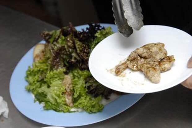 как приготовить салат с курицей и баклажанами рецепт пошагово шаг 11