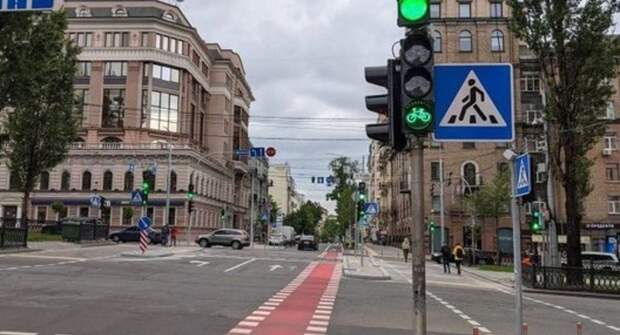 Как быть водителю, если дорожный знак и дорожная разметка противоречат друг другу