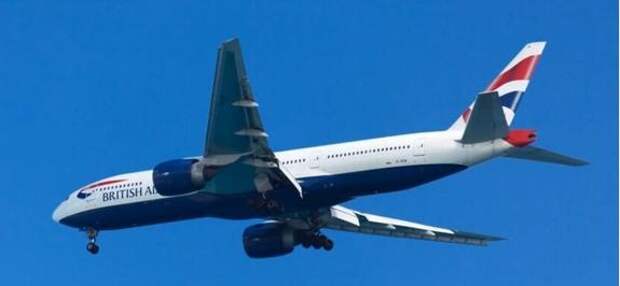 Самолет из Москвы в Сочи экстренно сел во Внуково