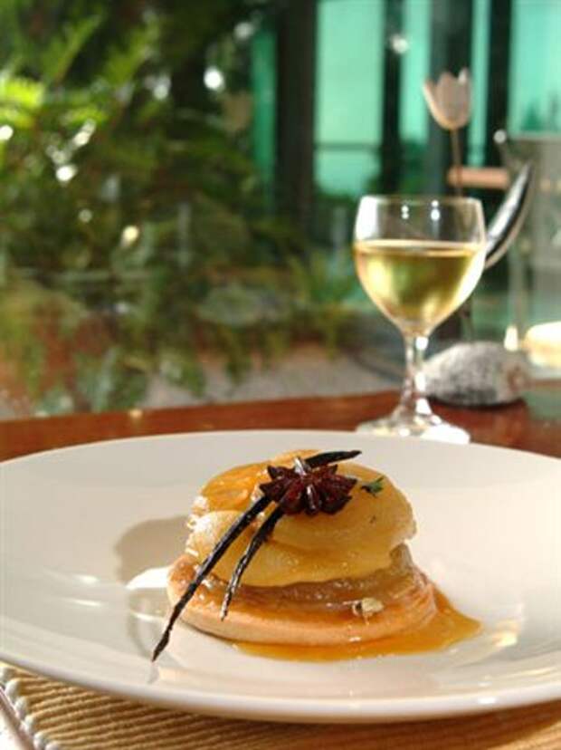 Тарт татен с грушами и кардамоном