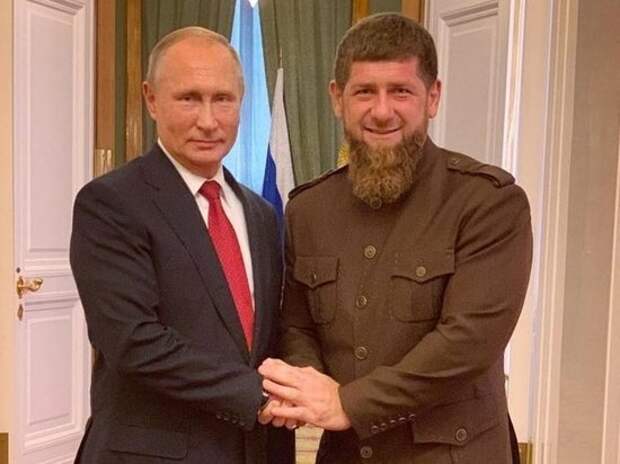 Эксперты считают, что отсутствие яркой публичной реакции Кремля на события в Грозном не говорит об утере контроля