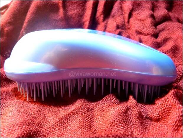 Tangle Teezer Hairbrush1 Less hair fall with odd shaped Tangle Teezer hairbrush