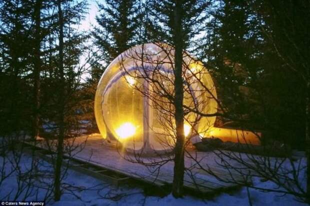 Отель в Исландии мыльные пузыри с видом на звезды