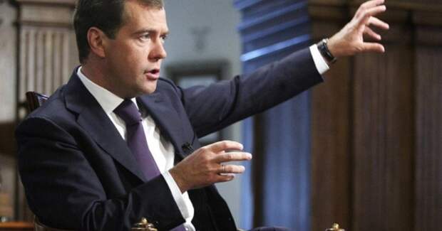 Новости параллельной реальности : Медведев рассказал о самореализации России через санкции
