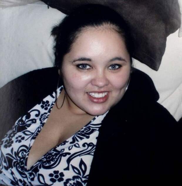 does_she_look_like_angelina_jolie_now_01
