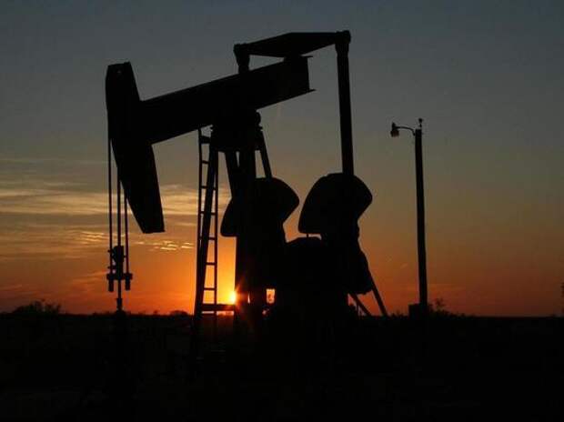 США накажут Россию нефтью: падение стоимости барреля обвалит рубль