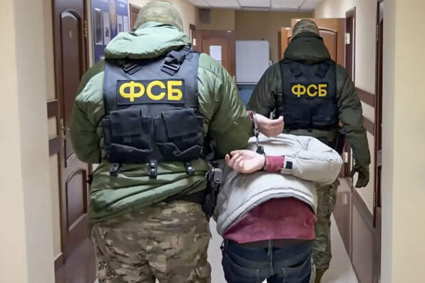 ФСБ показало видео задержания агента Киева, оформившего на себя 1000 сим-карт