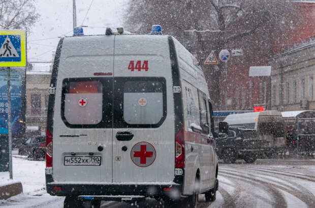 Россиянин съел галлюциногенные грибы и упал с четвертого этажа