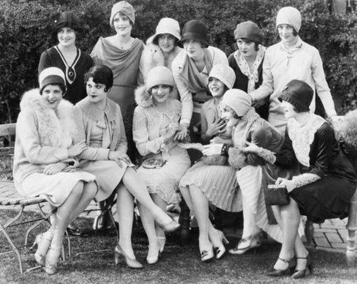Коллективное фото. Модницы 1920-х. Коллективное фото. Модницы 1920-х.