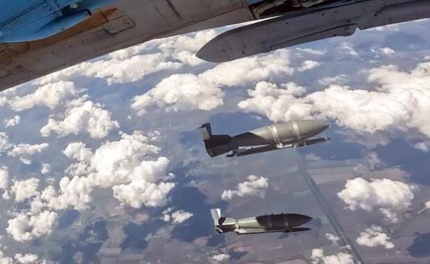 Началось окружение Доброполья северным охватом: На ВСУ обрушился ФАБопад невиданной силы