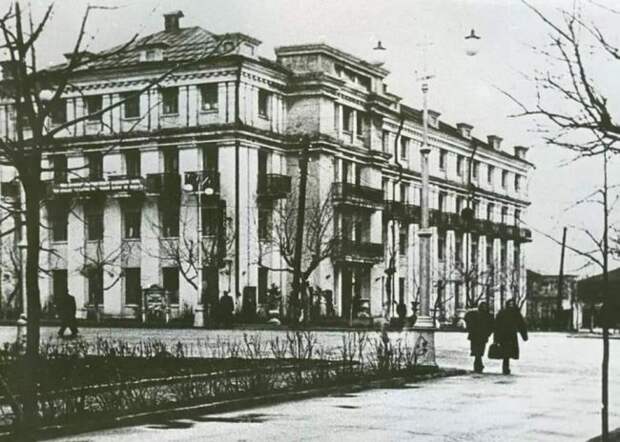 26 марта 1938 г. в Липецке началось строительства гостиницы «Советская»