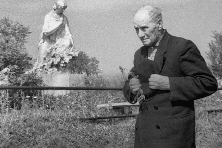 Из сожженной в Хатыни сарая живым выбрался лишь один – он рассказал, кто на самом деле сжег деревню