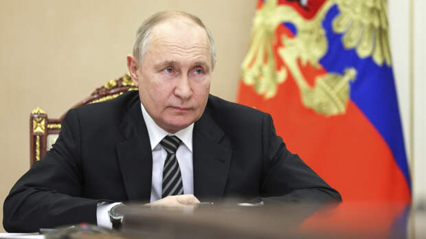 Кортеж Путина промчался в Кремль. Праздники закончились